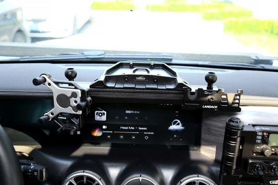Mechanical Style 6 Gang Switch Panel với máy giữ điện thoại và khung bàn điều khiển trung tâm