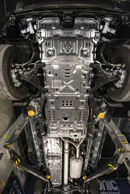 Mái phủ động cơ 4x4 màu xám và tấm bảo vệ khung gầm dưới thân xe cho Toyota Sequoia Skid Plate