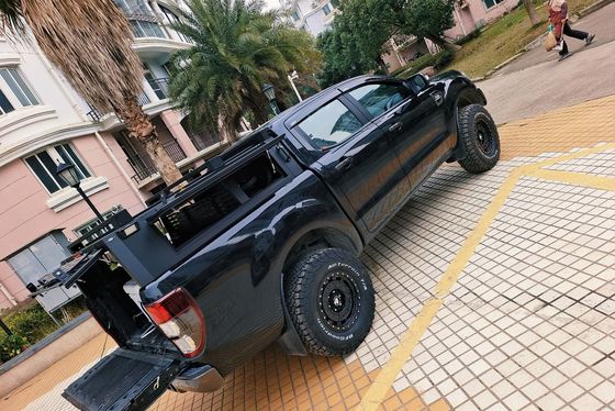 Chiếc xe tải Ford Ranger 4x4