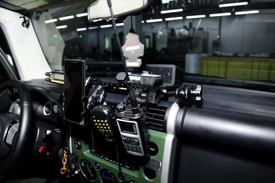 Bảng chuyển đổi xe không dây và 4x4 FJ Flexible Center Console Bracket Phone Holder cho Toyota