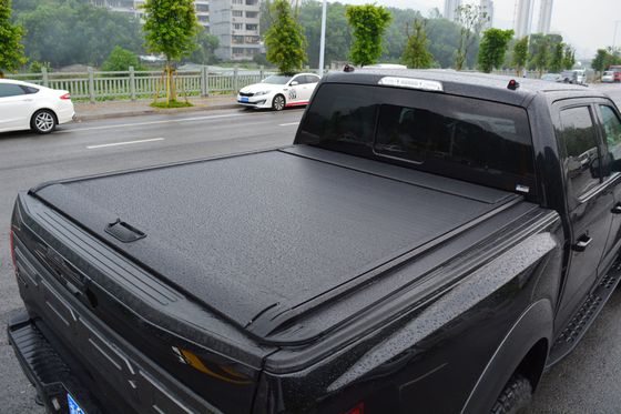 Nissan Navara NP300 Mô hình xe ô tô Tonneau có thể kéo lại nắp cho giường xe bán tải ngoài đường