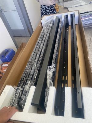 Nâng cao khả năng off-road của LC200 với bộ rack mái Slimline II tùy chỉnh