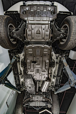 Các tấm bảo vệ động cơ cao màu xám cho Mitsubishi Pajero V93 V97