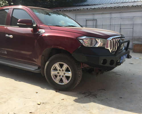 Maxus T60 Pickup Bummer phía sau với người mang lốp xe và Jerry Can Holder Powder Coating