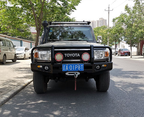 Bụi phủ bột Toyota LC79 Bumper Bumper phía sau với Winch Bumper phía trước và người mang lốp xe