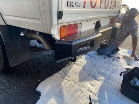 Bụi phủ bột Toyota LC79 Bumper Bumper phía sau với Winch Bumper phía trước và người mang lốp xe