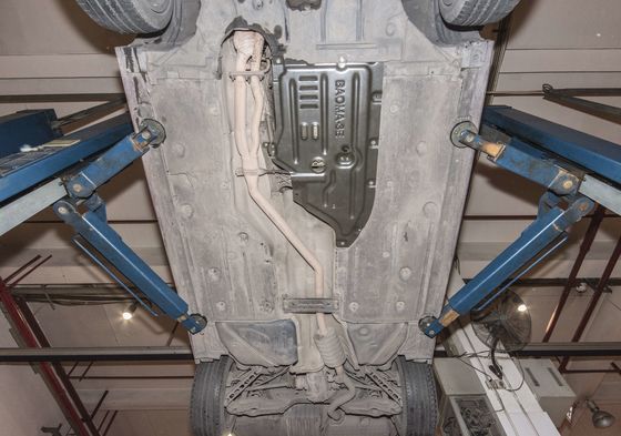 Bụi phủ BMW Transmission Skid tấm bảo vệ tấm bảo vệ dưới thân cao-
