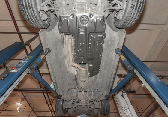 Bụi phủ BMW Transmission Skid tấm bảo vệ tấm bảo vệ dưới thân cao-