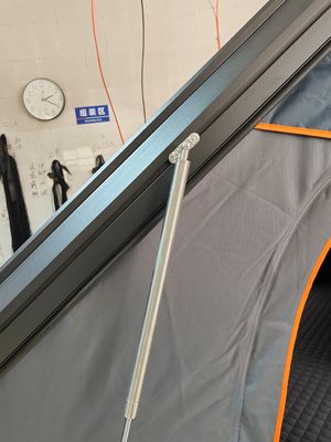 Một phòng ngủ 4-5 người Xe mái nhà lều trên cùng với thang bên toàn cầu chống nước 2,1m