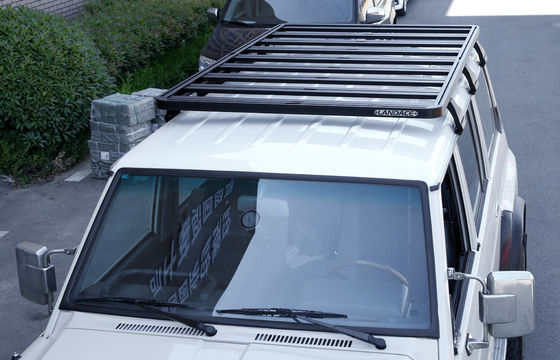 Thang ghế trên mái nhà ngoài đường cho NISSAN Y60 Bụi phủ đen Thang ghế hành lý Hệ thống thanh ngang