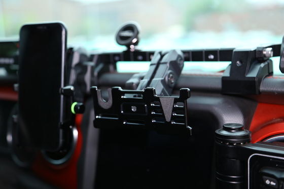 Jeep Wrangler Điện thoại GoPro CB Microphone và máy ảnh DSLR với thiết kế hình học